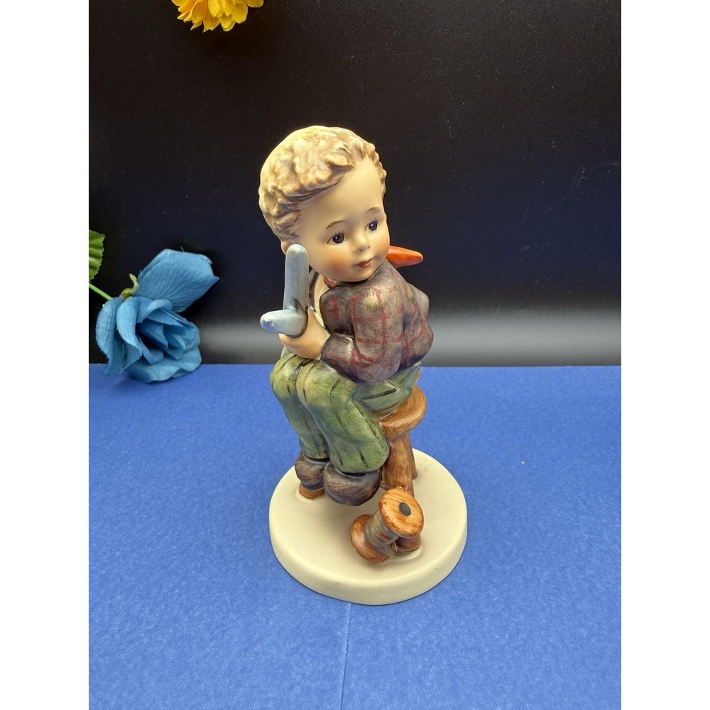 Goebel Hummel  "Little‎ Tailor" Porcelain Figurine #308 TMK-5 W. Germany Mint